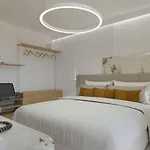 Dolphin - Adult Friendly Hotel