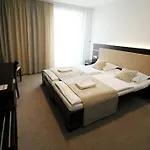 Hotel Dolphin - Adult Friendly Senec