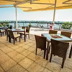 Hotel Dolphin - Adult Friendly