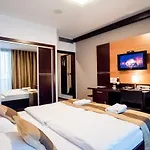 Hotel Dolphin - Adult Friendly Senec