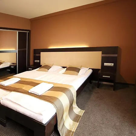 Dolphin 4* Senec
