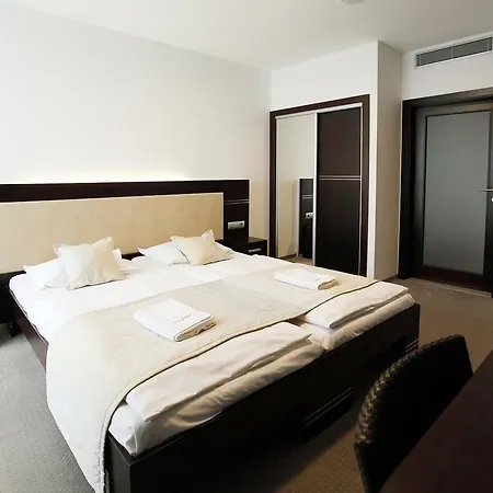 Dolphin - Adult Friendly 4*