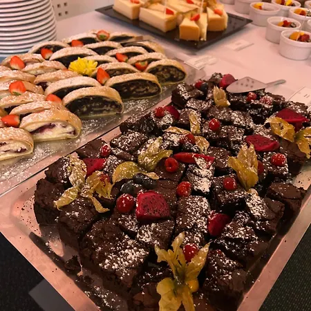 Dolphin - Adult Friendly Hotel