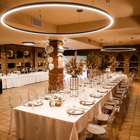 Dolphin - Adult Friendly 4* Senec