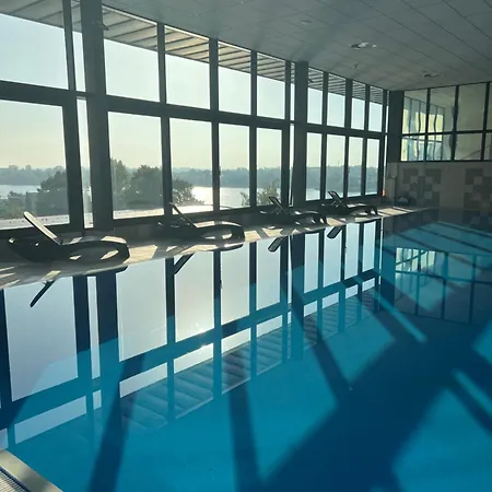 Dolphin - Adult Friendly Ξενοδοχείο Senec