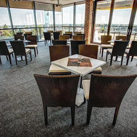 Dolphin - Adult Friendly 4*