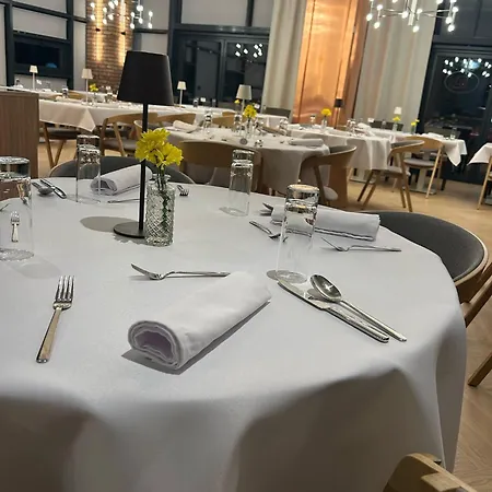 Dolphin - Adult Friendly 4* Senec