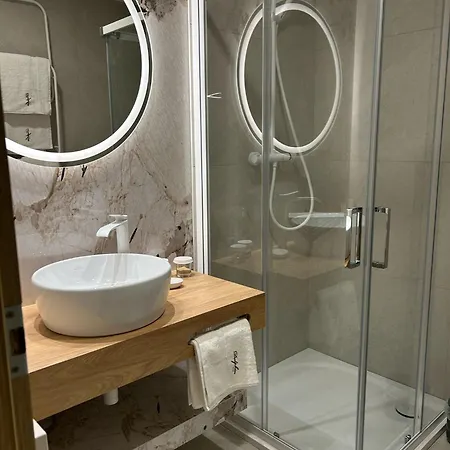 Dolphin - Adult Friendly 4*
