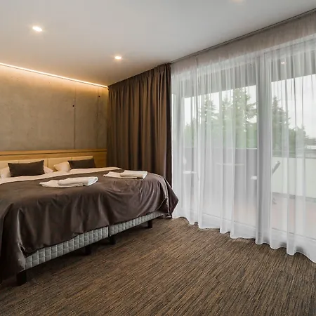 Dolphin - Adult Friendly Hotel Senec