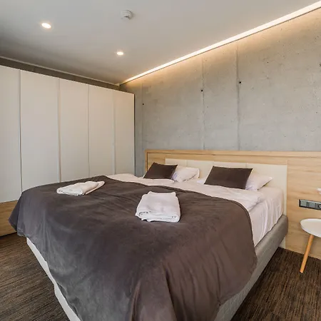 Dolphin - Adult Friendly Hotel Senec