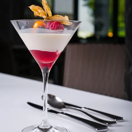 Hotel Dolphin - Adult Friendly