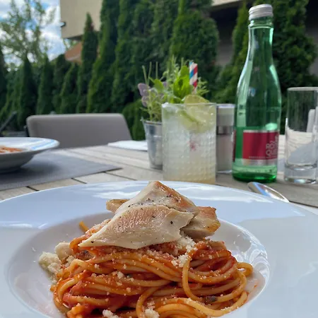 Dolphin - Adult Friendly Senec