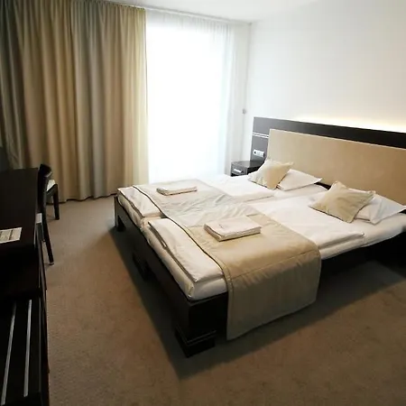 Hotel Dolphin - Adult Friendly Senec