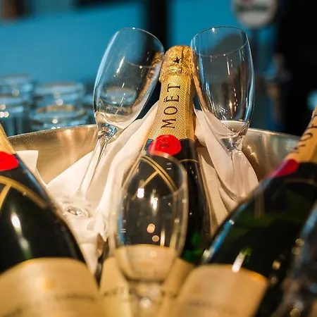 Hotel Dolphin - Adult Friendly Senec