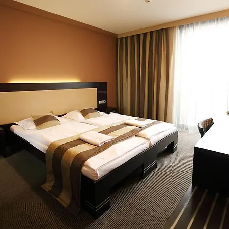 Hotel Dolphin 4*