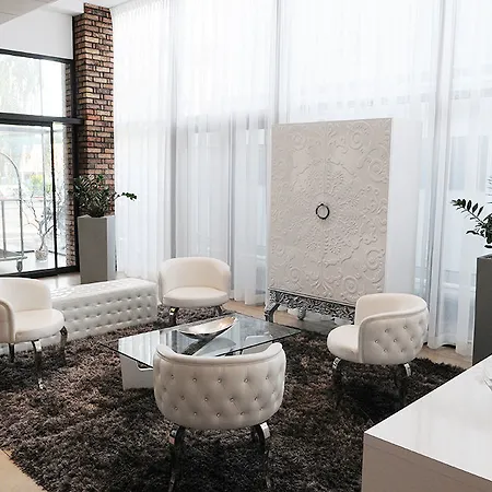 Dolphin Hotel Senec
