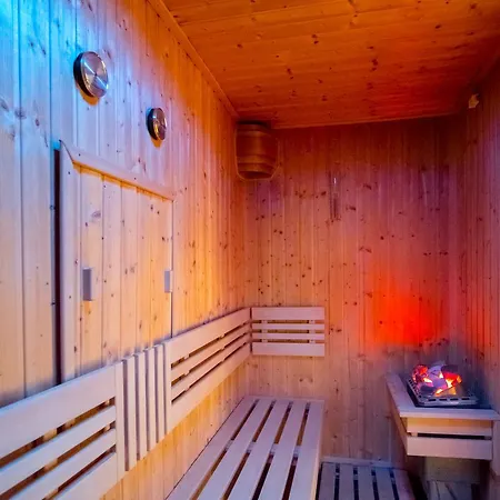 Hotel Dolphin Senec