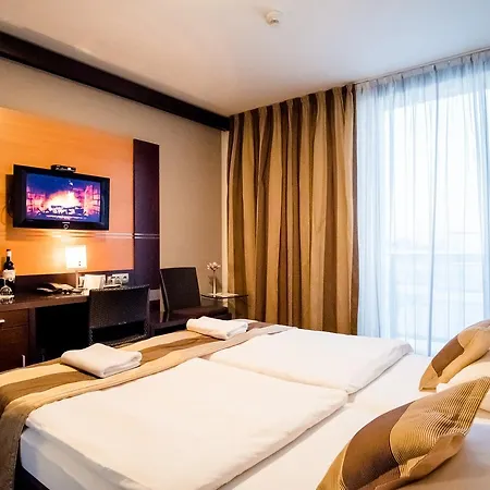 Dolphin Hotel