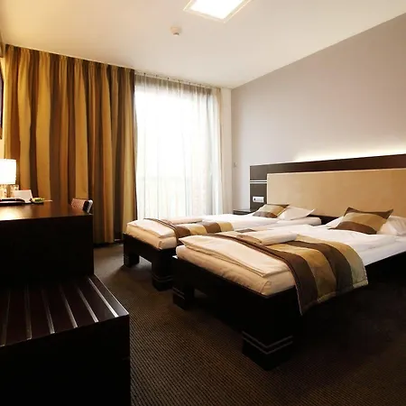 Hotel Dolphin
