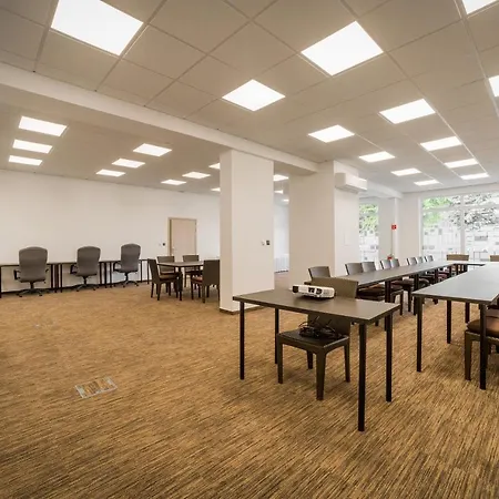 Hotel Dolphin Senec